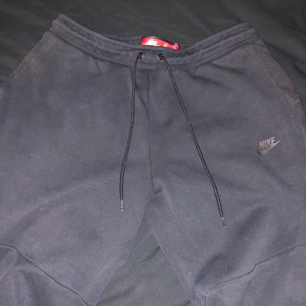 Black Nike Tech Sweatpants